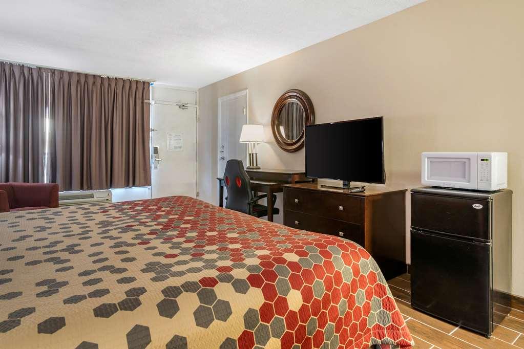 Clarion Inn Brunswick Room photo