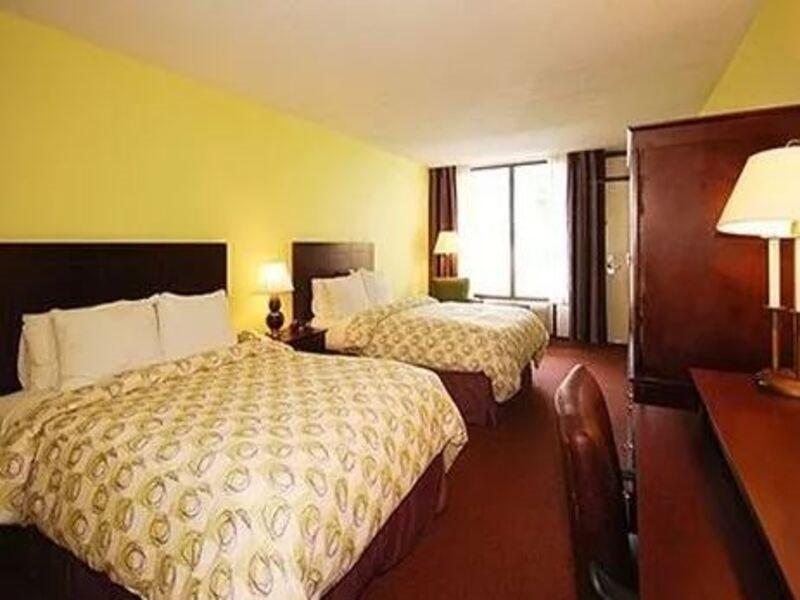 Clarion Inn Brunswick Room photo