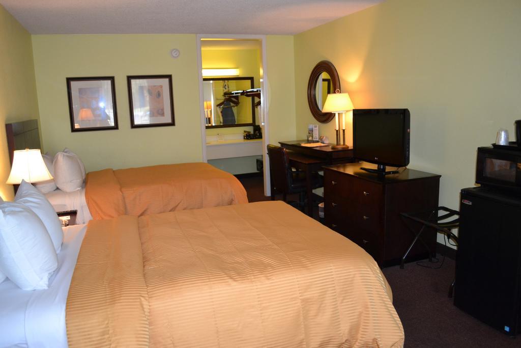 Clarion Inn Brunswick Room photo